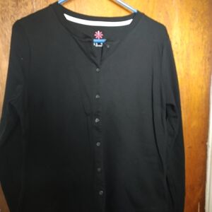 Isaac Mizrahi Black Long Sleeve Button Front Tee